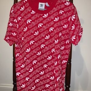 Adidas patterned red t-shirt